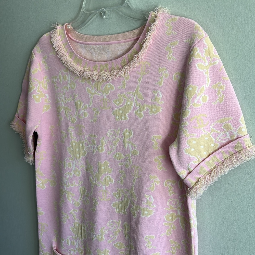 Brocade knit sheath mod mini dress with fringe accents - Picture 5 of 14